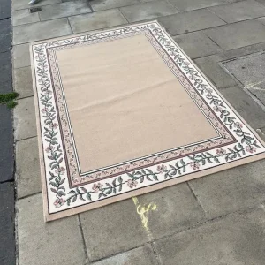 Modern Rug, Light Colours with Border 195 cm x 135 cm