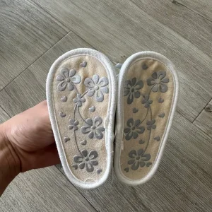 White Baby Summer Shoes UK 2 - Image 3