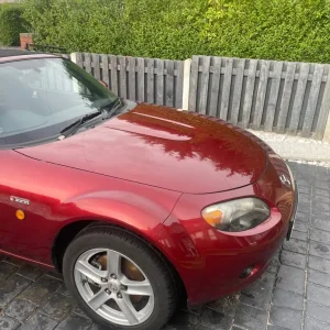 Mazda MX5 1.8 petrol manual five-speed rear wheel drive - Image 7