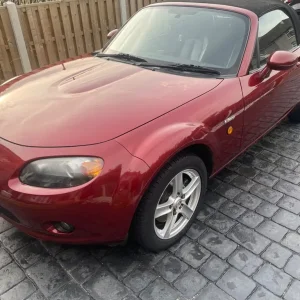 Mazda MX5 1.8 petrol manual five-speed rear wheel drive - Image 8