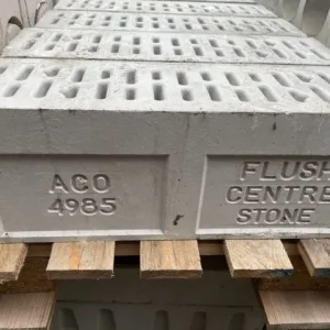 7 x ACO KERBDRAIN 305 Flush Centre Stone External 6m Rad Units - Image 2