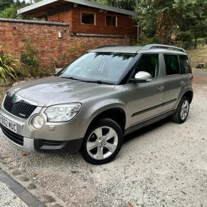 2012 Skoda Yeti 1.6 TDI CR Elegance GreenLine II 5-door hatchback - Image 2