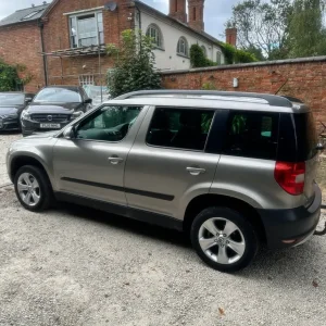 2012 Skoda Yeti 1.6 TDI CR Elegance GreenLine II 5-door hatchback - Image 4