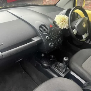 2008 VW Beetle Convertible Manual - Image 6
