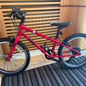 girls 20 inch bike - Image 4