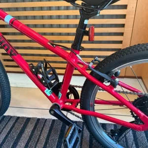 girls 20 inch bike - Image 6