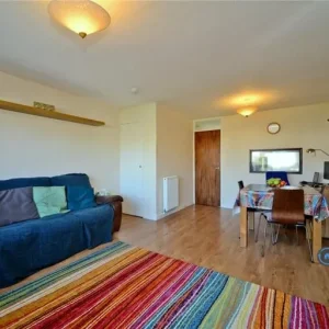 3 bedroom terraced house in Handside Close, Stockport, Greater Manchester - Image 3
