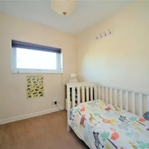 3 bedroom terraced house in Handside Close, Stockport, Greater Manchester - Image 8