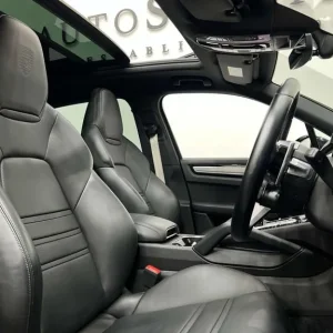 2022 Porsche Cayenne 3.0 V6 Platinum Edition E-Hybrid AWD 5-door SUV - Image 2
