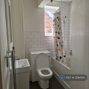 2 bedroom flat in Waverley Grove, Radlett, Hertsmere (2 bed) - Image 5