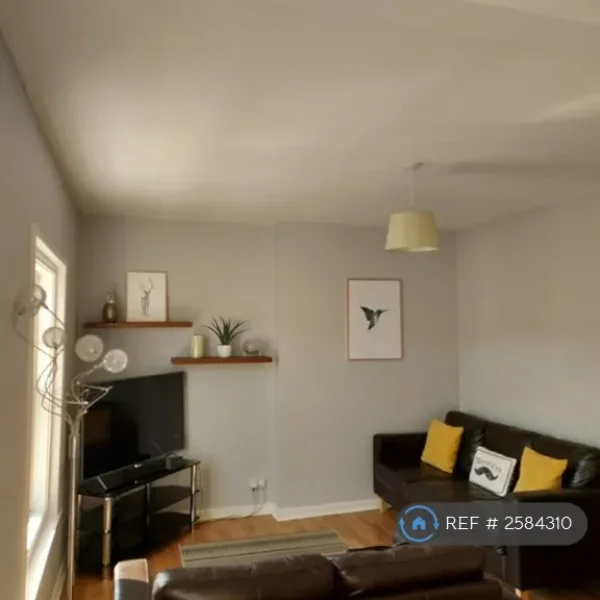 2 bedroom flat in Waverley Grove, Radlett, Hertsmere (2 bed)