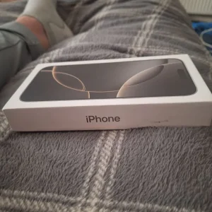iPhone 16 Pro 1TB Titanium - Image 7