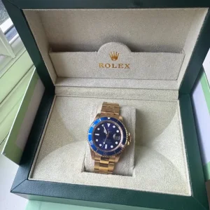 Gold watch - Image 2