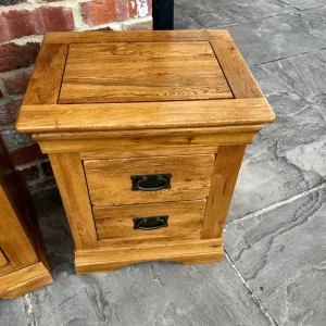 Matching Solid Oak Chest of Drawers and Pair of Bedside Tables - Image 7