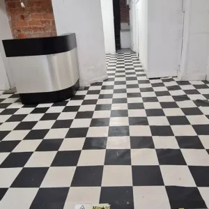 Refurbished shop in town centre with flexible terms and no business rates - Image 6