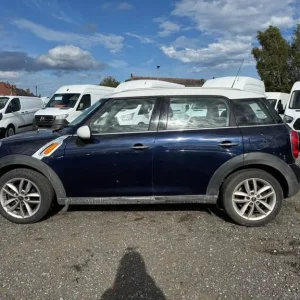 2011 MINI Countryman Cooper 1.6 - Image 2