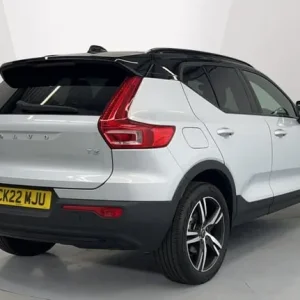 2022 Volvo XC40 R-Design Estate Petrol - Image 2