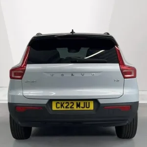 2022 Volvo XC40 R-Design Estate Petrol - Image 7