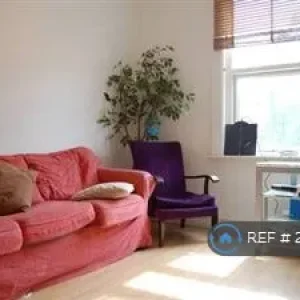5 bedroom house in Holloway, Corfe Mullen, Dorset