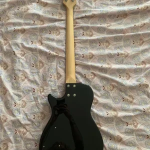 Gretsch G2220 Electromatic Junior Jet Bass II Short-Scale Bass Guitar - Image 2