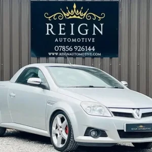 2006 Vauxhall Tigra Exclusive Convertible Manual - Image 2