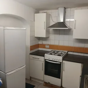 2 Rooms Available on Queens Road - Image 3