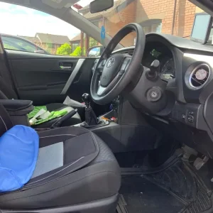 Toyota Auris Estate 2014 Manual 1364cc 5-door - Image 2