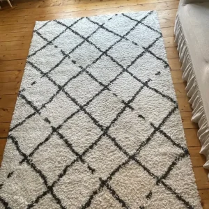 Cream and grey black deep pile boho rug - Image 2
