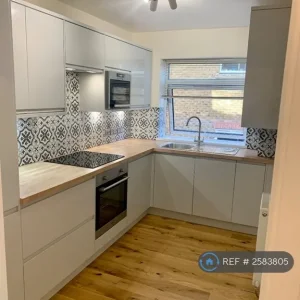 2 bedroom flat in Brixham, Torbay