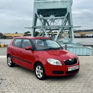 2009 Skoda Fabia 1.6 16v 2-door 5-seater Tiptronic Hatchback in Red Metallic - Image 2