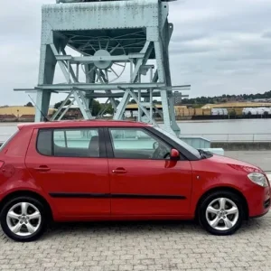 2009 Skoda Fabia 1.6 16v 2-door 5-seater Tiptronic Hatchback in Red Metallic - Image 4