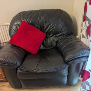 Black leather sofa settee 3, 2 & 1 - Image 2