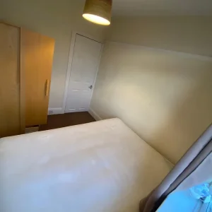 Single room to rent - Image 2