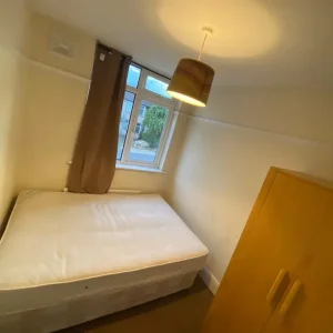Single room to rent - Image 3