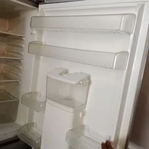 Beko fridge freezer - Image 4