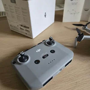 DJI Mini 2 SE & Controller - Image 3