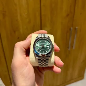 Rolex Datejust 41 Mint Green Jubilee (Box & Papers included - 2024) - Image 3