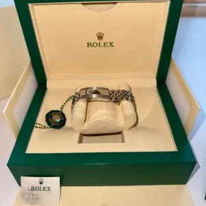 Rolex Datejust 41 Mint Green Jubilee (Box & Papers included - 2024) - Image 4