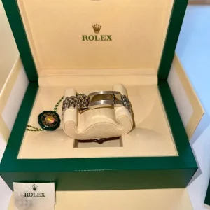 Rolex Datejust 41 Mint Green Jubilee (Box & Papers included - 2024) - Image 5