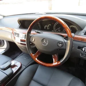 Mercedes S550 W221 2007 Metallic Iridium Silver with Japanese Service History - Image 2