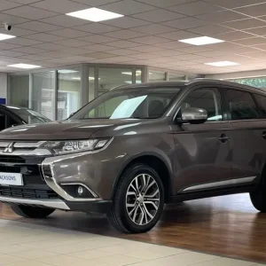 2018 Mitsubishi Outlander 2.2 Diesel Estate 4WD Auto - Image 4