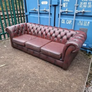 3 seater Brown Chesterfield sofa - Image 4