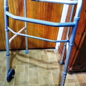 AIDAPT FOLDING WALKING FRAME WITH WHEELS