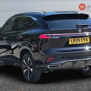 2025 MG HS 1.5 T-GDI Trophy SUV – 5-door, automatic, Euro 6 - Image 5