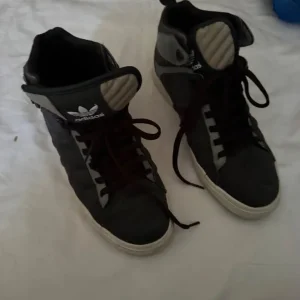 Adidas UK size 10 - Image 2