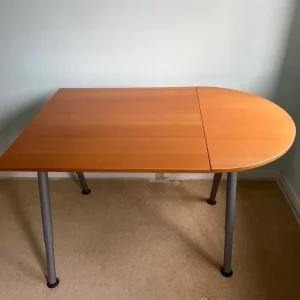 Table with metal legs