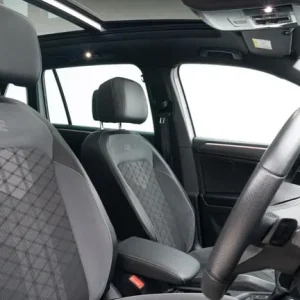 2022 Volkswagen Tiguan 2.0TDI R-Line DSG Estate - Image 3