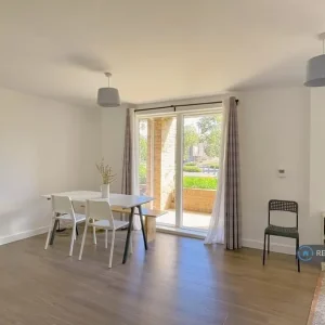 3 bedroom flat in Hobson Road, Trumpington, Suffolk, England - Image 2