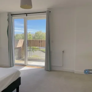 3 bedroom flat in Hobson Road, Trumpington, Suffolk, England - Image 8