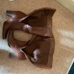 Women’s boots uk8 - Image 3
